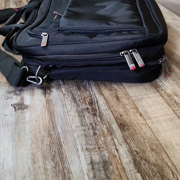 Xenon 3 Toploader Briefcase, Fits Devices Up To 15.6", Polyester Black - Picture 3 of 15